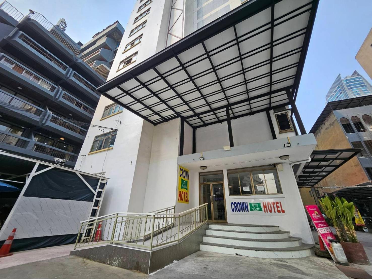 Crown Bts Nana Hotel Bangkok Exterior photo